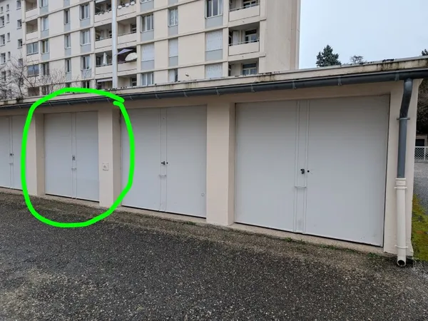 Vends parking - 13m²