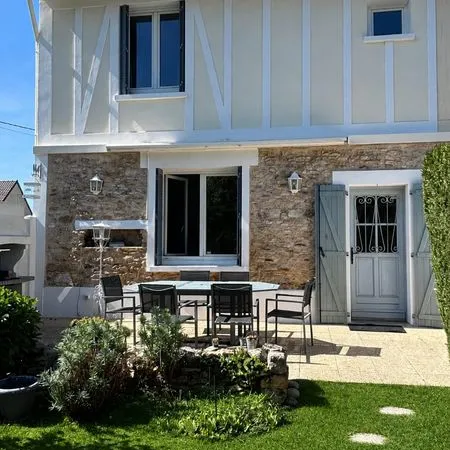 Maison de caractère - 4 pièces - 103m² au sol - Jardin clos sans vis-à-vis