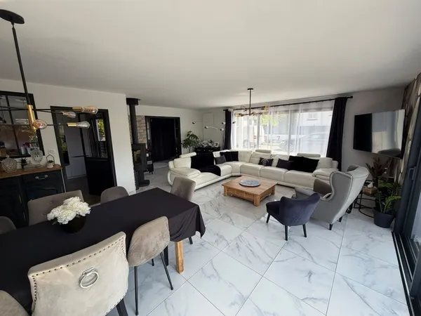 Maison de luxe 8 pièces 164 m²