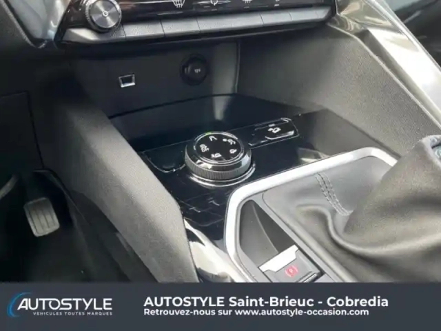 Peugeot 3008 1.5 bluehdi 130ch s&amp;s allure pack — photo 11