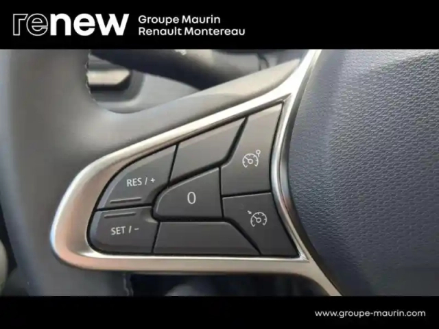 Renault Clio 1.5 blue dci 100ch evolution - 24 — photo 16