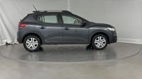 Dacia Sandero 1.0 TCe 90ch Stepway Essential — photo 4