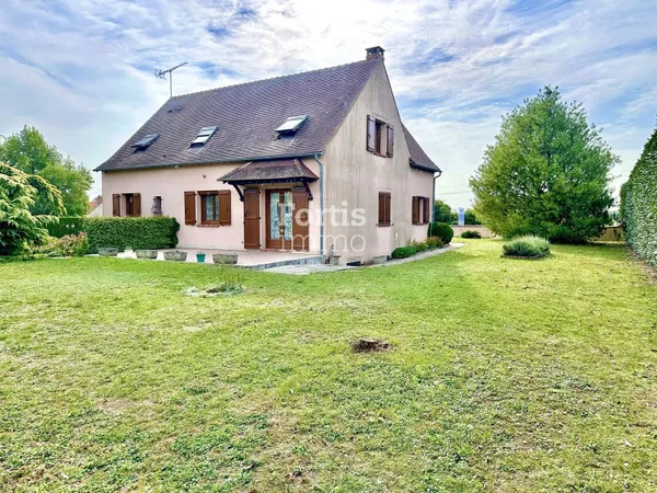 CHAINTREAUX - MAISON 5 CHAMBRES DE 195M2