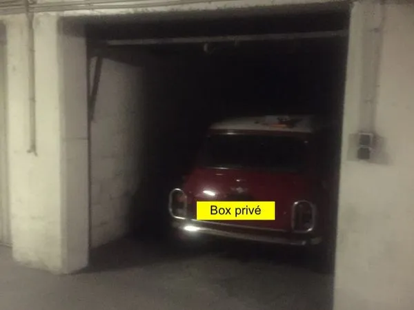 Parking Box fermé Hauteville Paris 10