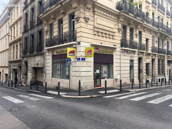 Local commercial 60 m² Marseille