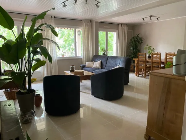 T5 99 m² LUMINEUX – GARE 5 MIN – LYON RAPIDE