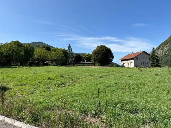 Terrain 759 m2 proche TALLARD