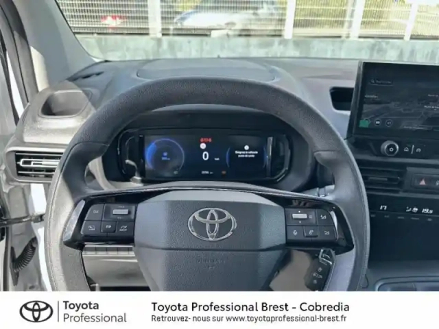 Toyota Proace city medium 100 d-4d start mc24 — photo 13