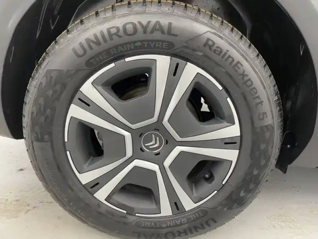Citroën C4 e- 136 ch automatique — photo 16