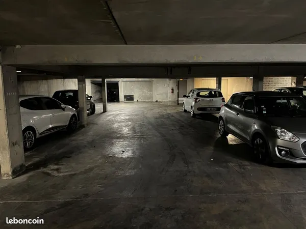 Place Parking sécurisée Timone