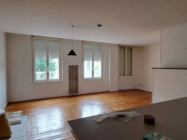 Appartement Location Villeneuve-l'Archevêque 3p 73m² 550€