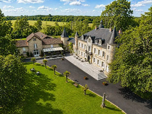 Château 35 pièces 1200 m²