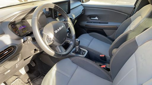 Dacia Jogger 1.6 140 Hybrid EDC - Extreme – 2023 – 44112 km – Hybride essence – Boîte Automatique — photo 22