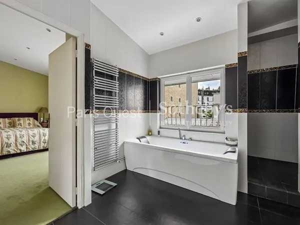 Appartement 9 pièces 300 m²