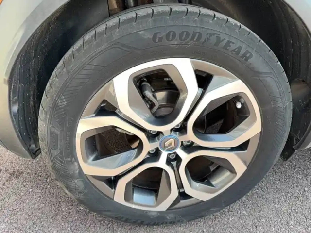 Renault Captur e-tech 145 - 21 — photo 21