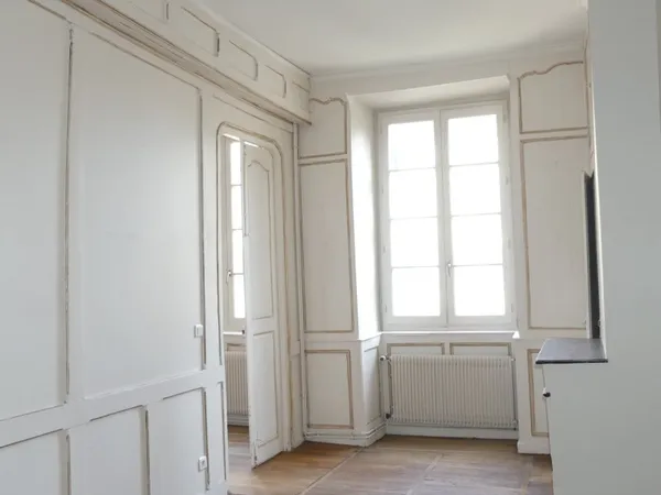 En location 545 EUR par mois à Tulle : appartement avec AGENCE
