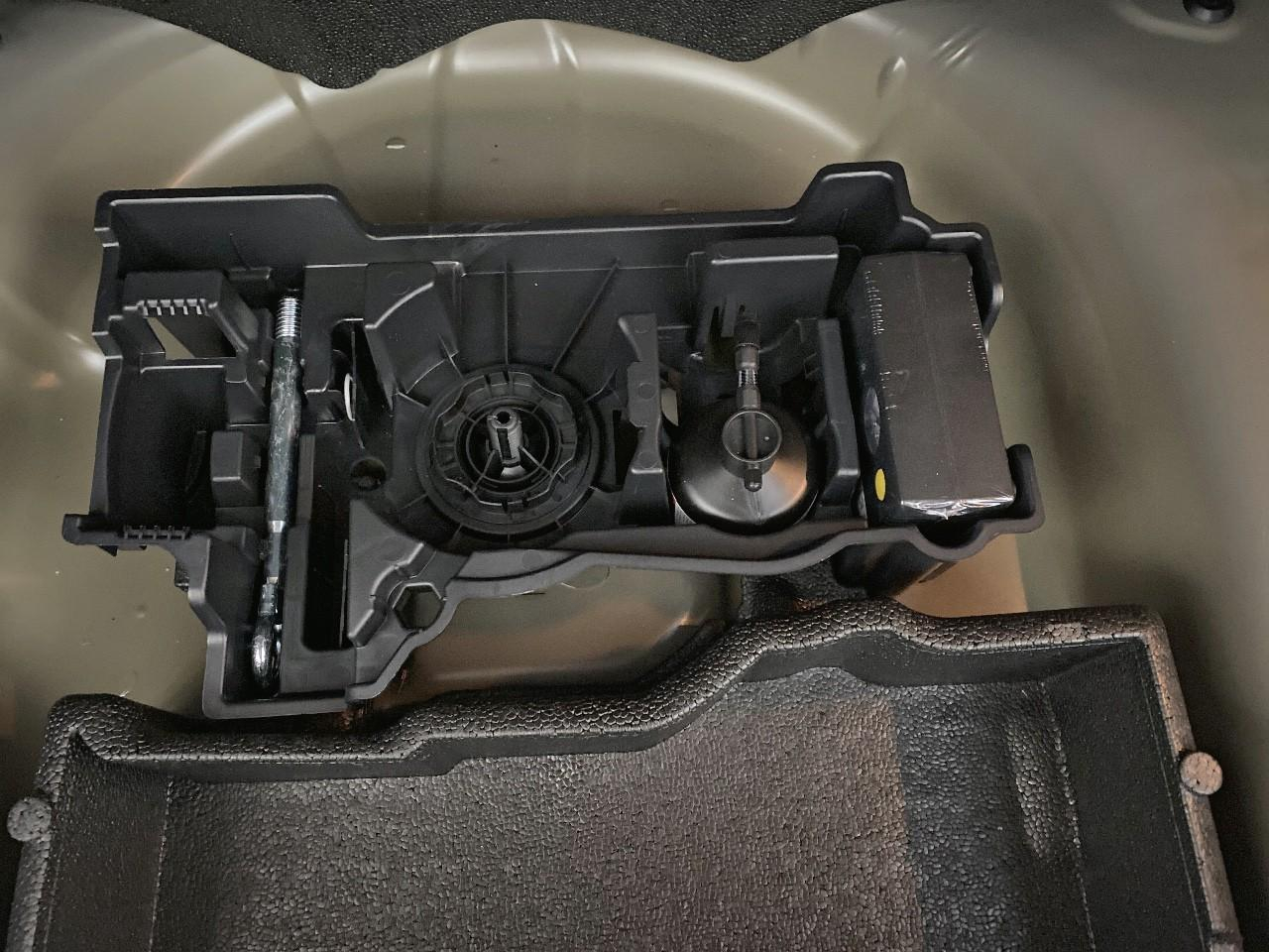 Peugeot 2008 hybrid 145 ch e-dcs6 allure — photo 16