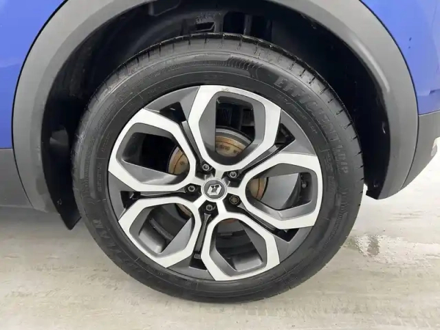 Renault Captur blue dci 115 edc — photo 29