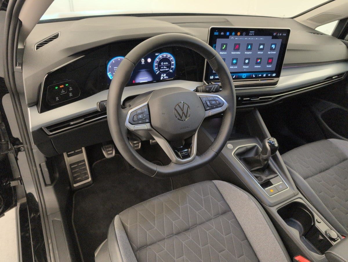 Volkswagen Golf 8 — photo 15