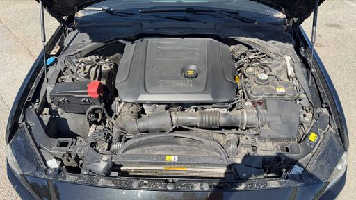 Jaguar XE 2.0 D - 180 CH AWD BVA8 - R-Sport – 2017 – 106953 km – Diesel – Boîte Automatique — photo 58