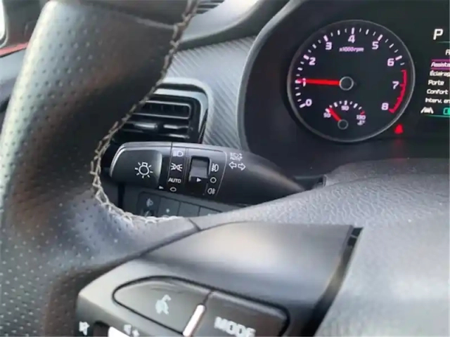 Kia Stonic 1.0 t-gdi 100 ch dct7 — photo 44
