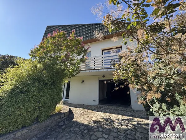 Maison 8 pièces 226 m²