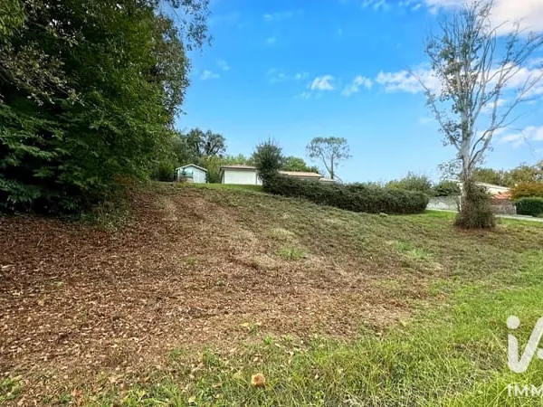 Terrain 868 m²