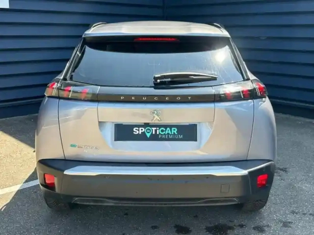 Peugeot 2008 e- 136ch allure business — photo 3