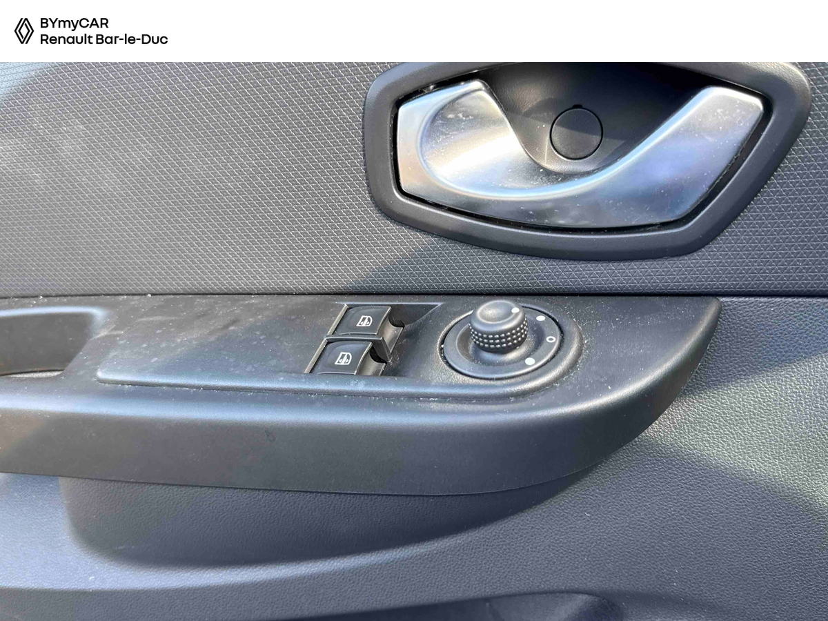 Renault Clio IV dCi 90 Energy eco2 82g — photo 18