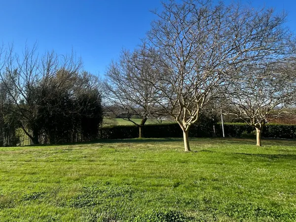 Terrain 935 m²