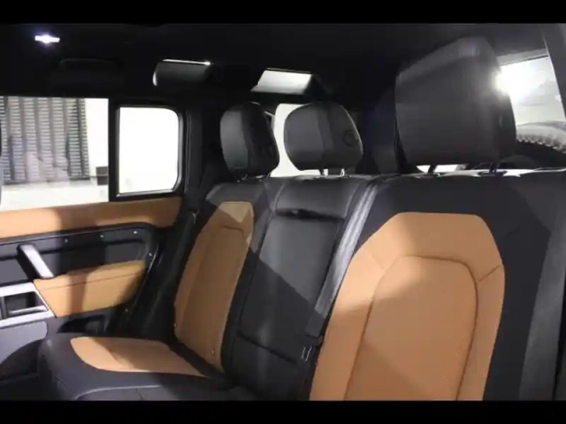 Land Rover Defender 110 2.0 p400e x-dynamic hse — photo 14