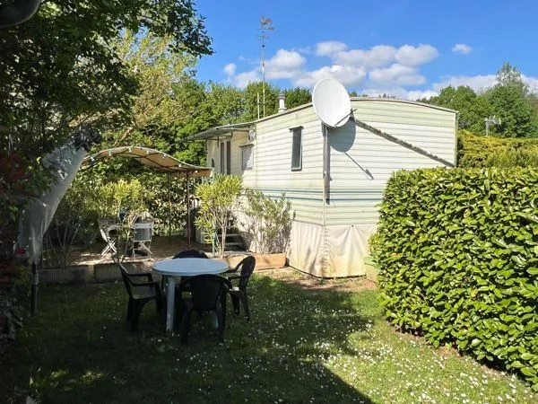 Mobilehome 2 chambres avec terrain arboré, bord de Saône, cadre calme et nature