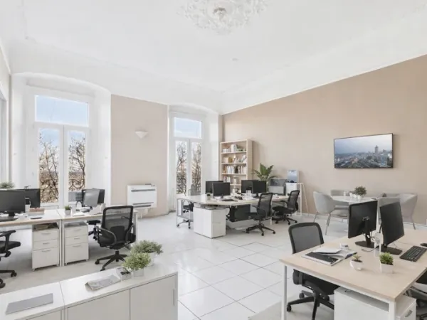 Bureau 1 pièce 110 m²