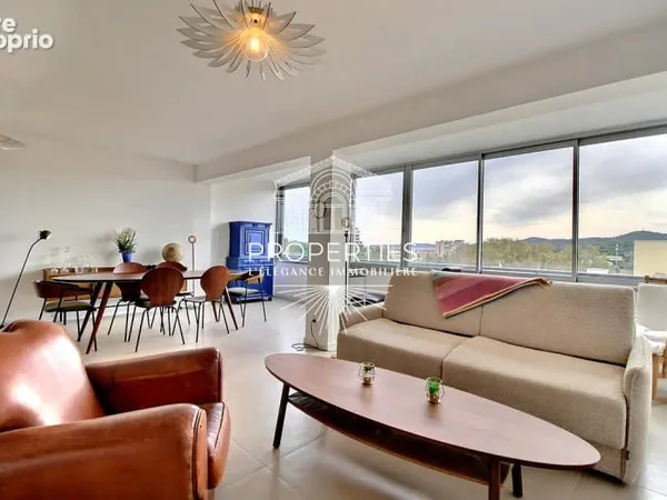 Le lavandou - hyper centre - t4 renove - 87m² - ascenseur - expo sud