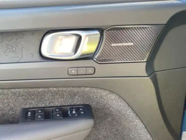 Volvo C40 recharge extended range 252ch ultimate — photo 15