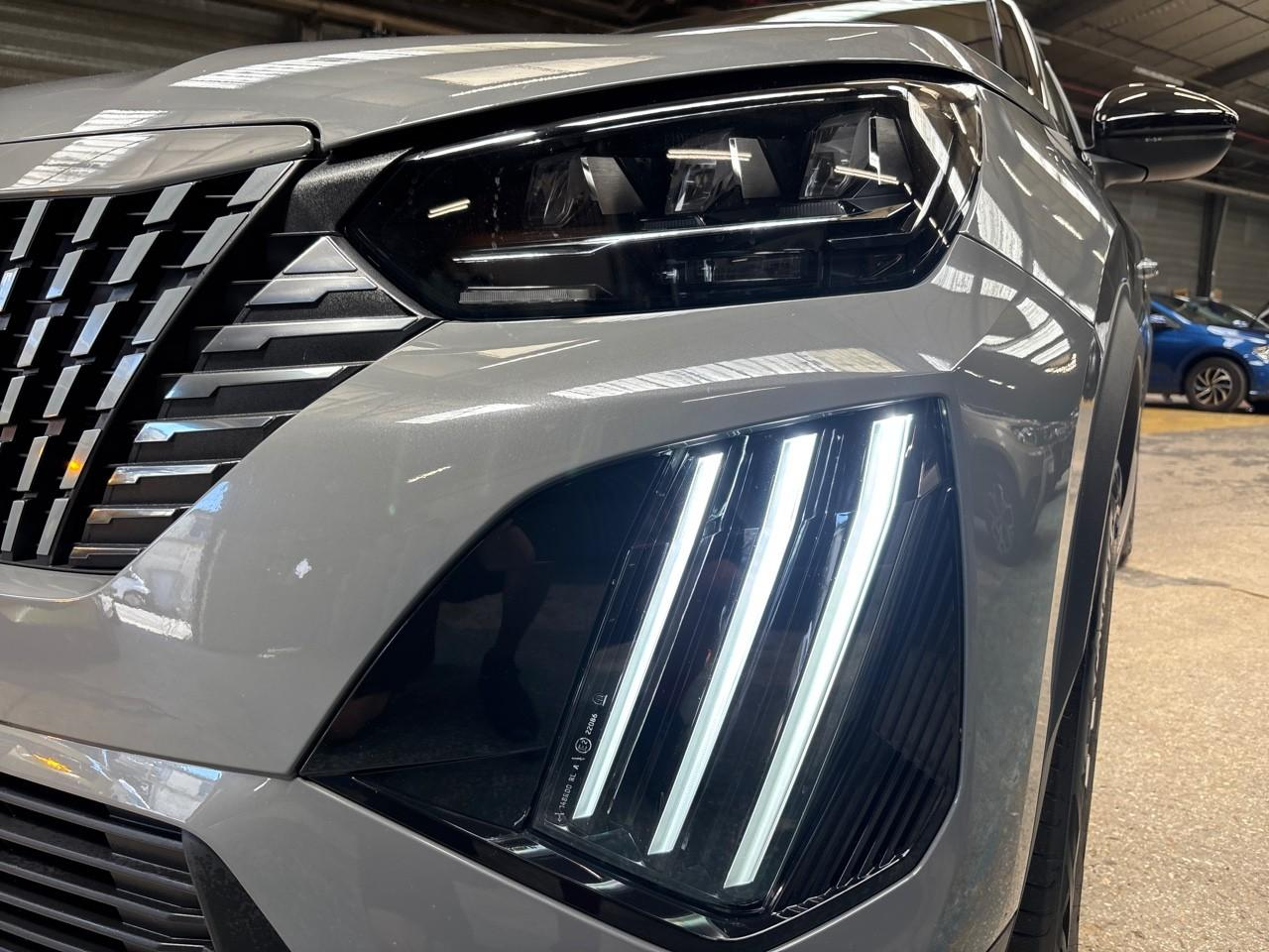Peugeot 2008 1.2 puretech 130ch s&s gt eat8 — photo 15