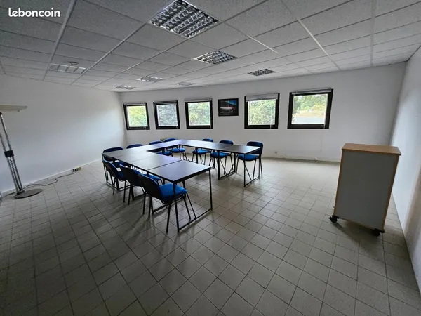 à louer salle de réunion et espace restauration 205m2