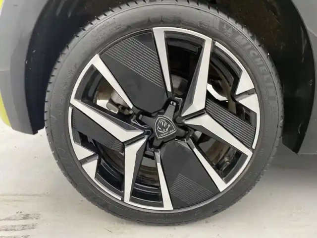 Peugeot 208 puretech 100 s&amp;s bvm6 — photo 51