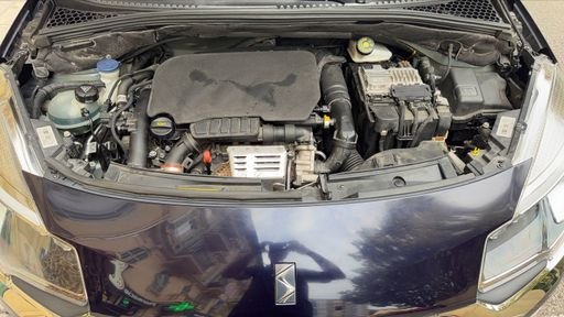 DS DS3 Cabriolet 1.2 PureTech 110 EAT6 - Ines De La Fressange – 2017 – 56442 km – Essence – Boîte Automatique — photo 46