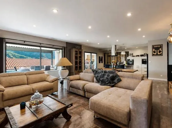 Maison de plain-pied 4 pièces 144 m²
