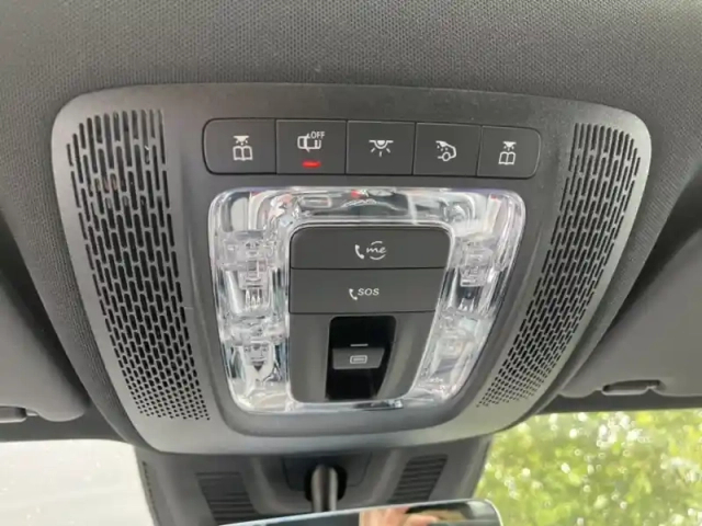 Mercedes Gla amg 35 4matic — photo 13