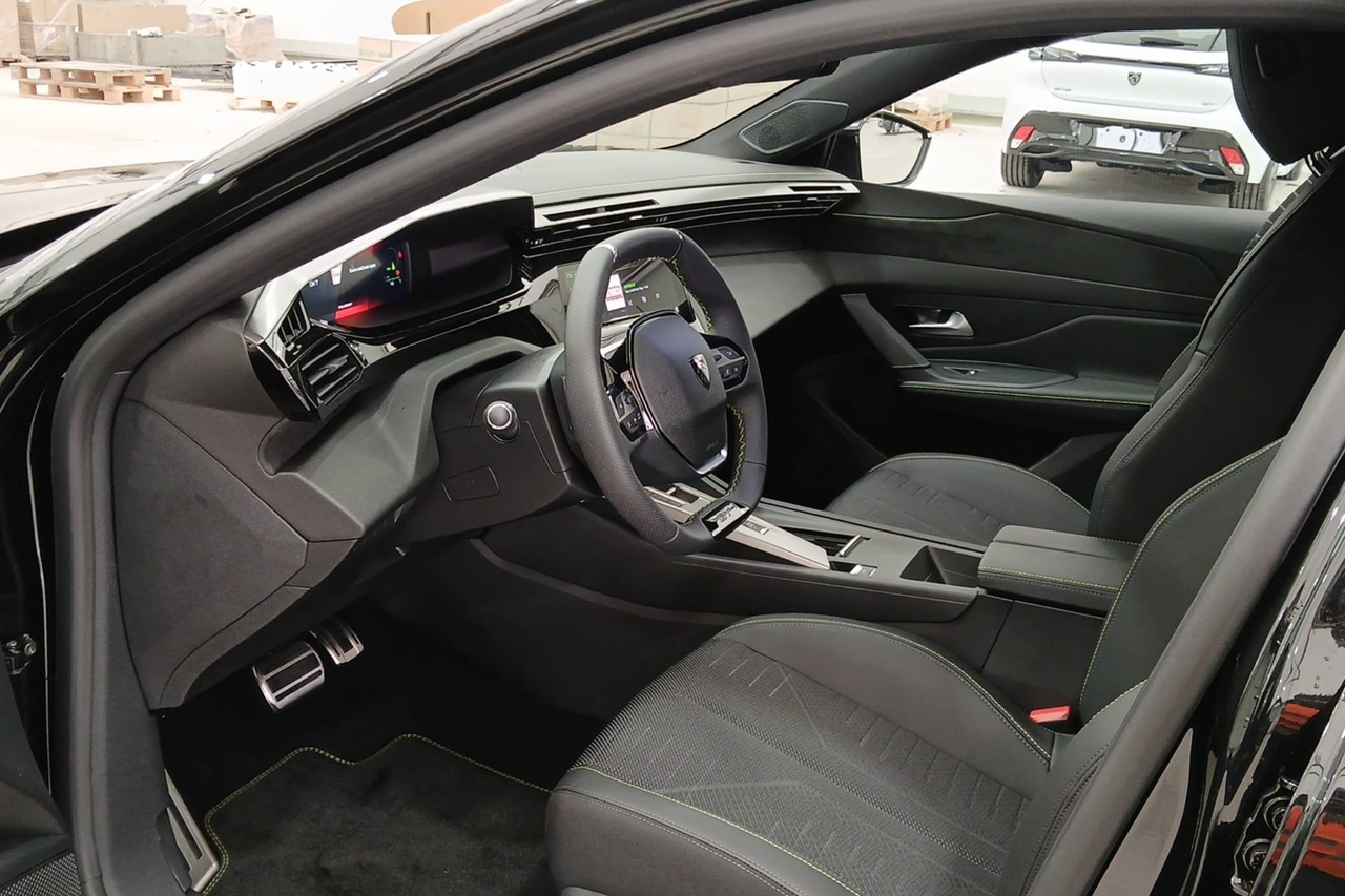 Peugeot 308 — photo 10