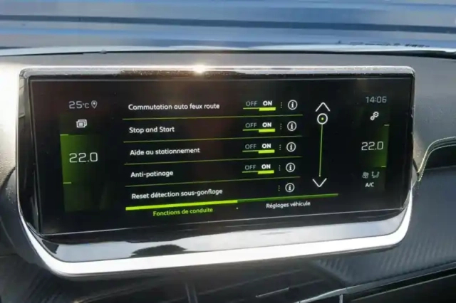Peugeot 2008 puretech 130 s&amp;s eat8 — photo 25