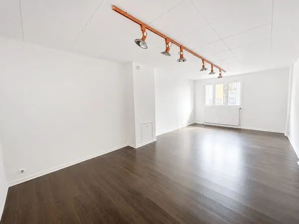 Local d'activité 70 m²