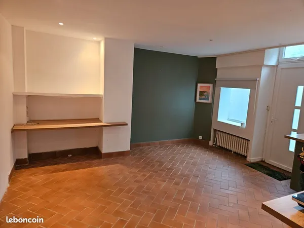 Immeuble 200m2 st adresse