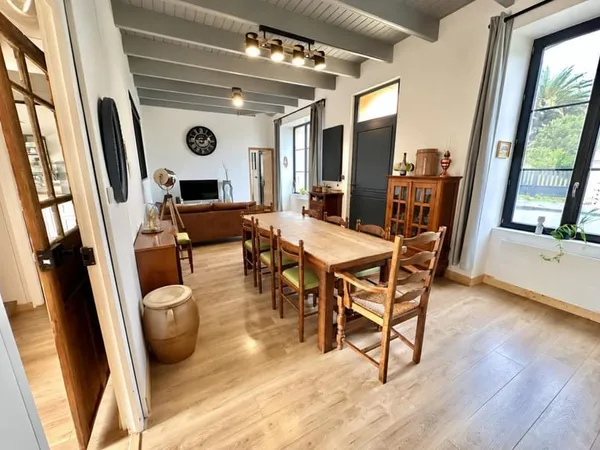 MAISON 140 M² - 5 CHAMBRES - VUE MER - TERRASSE 160 M² - POULDREUZIC CENTRE - STATIONNEMENT - AUCUN 