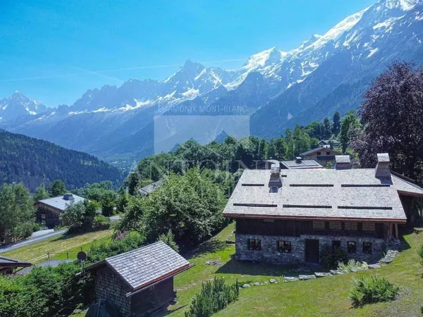 Maison 10 pièces 335 m²