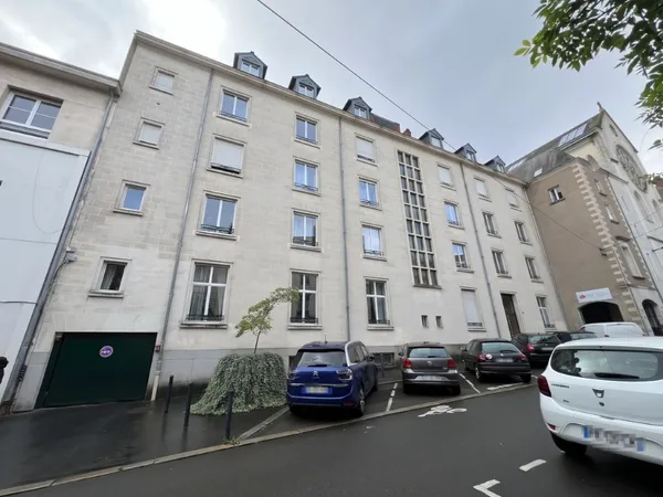 Stationnement Location Nantes 120€