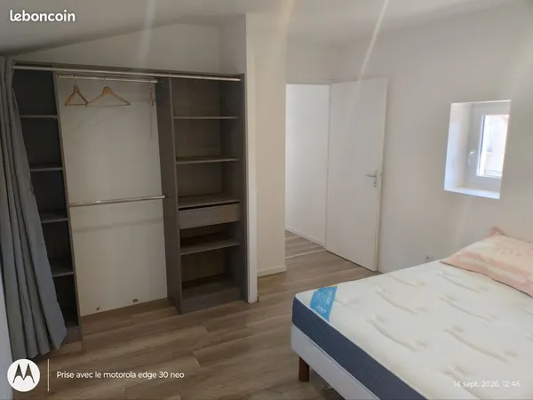 Loue T3 de 57 m2 meublé 2 chambres , cuisine équipé Sdb et WC séparé Chauffage chaleur douce Duplex 