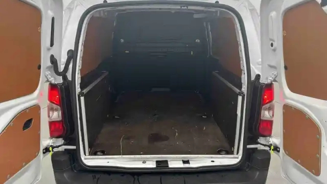 Peugeot Partner fourgon xl 950 kg bluehdi 130 s&amp;s bvm6 — photo 3